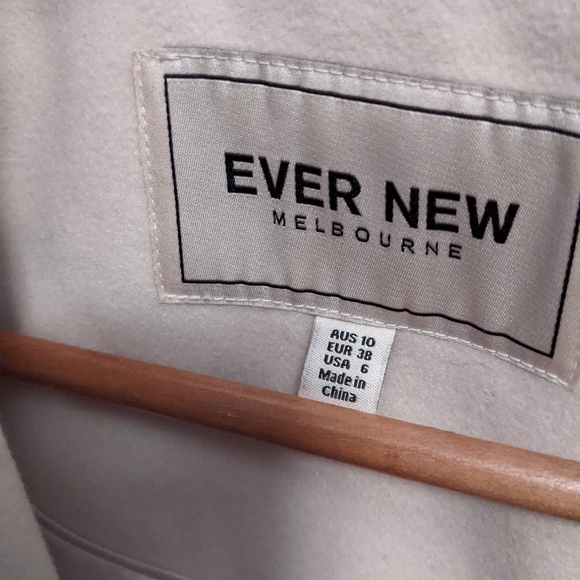 Evernew Coat - Picture 2 of 4